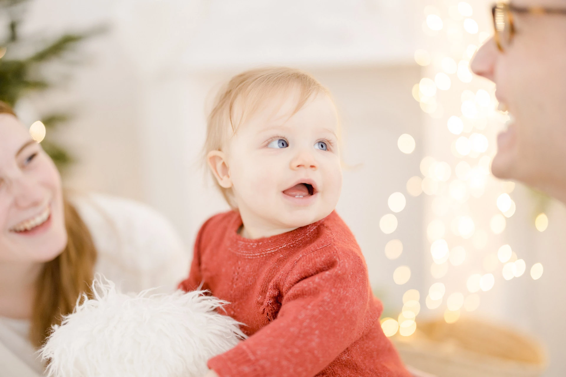 bonheur sourire enfant marron gris